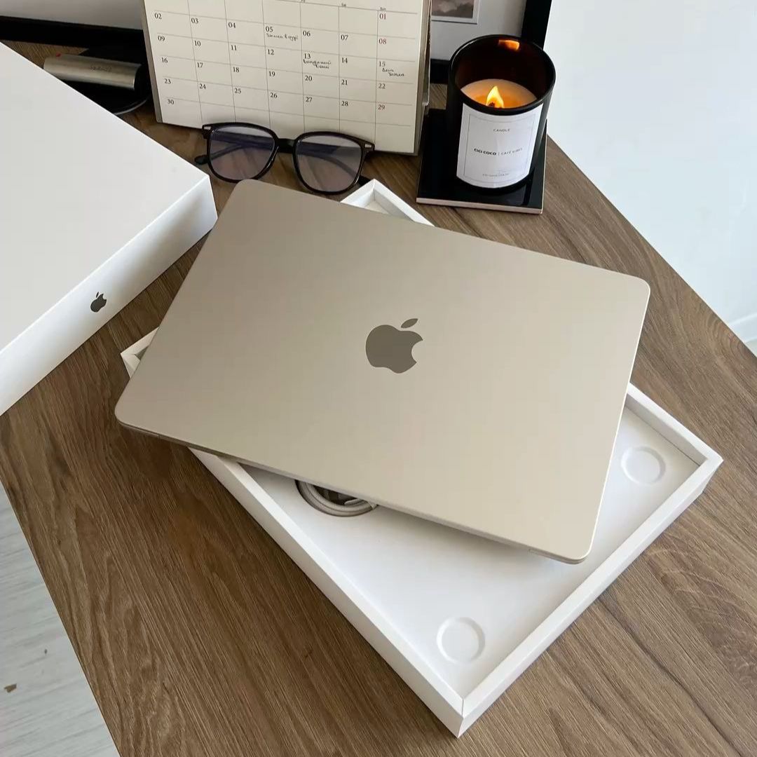 MacBook Air Apple chip M4, CPU de 10-Core, Tela Retina 13,6 pol, com 16GB memória SSD