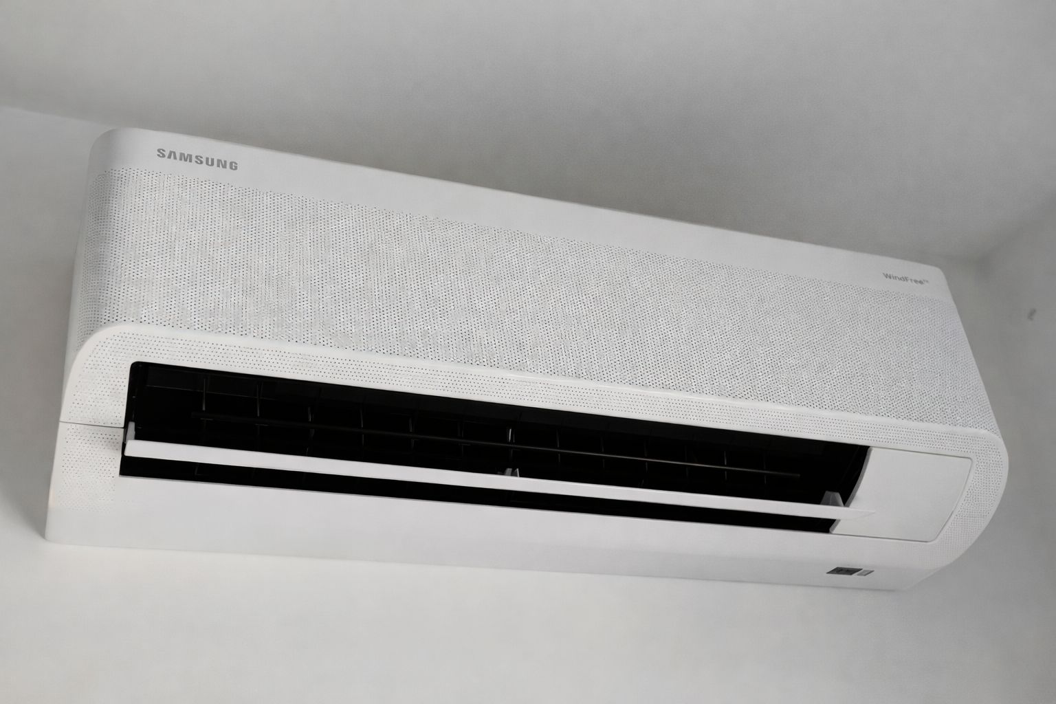 Ar Condicionado Split Inverter Samsung WindFree AI 12000 BTUs Frio 220V AR12DYFAAWKXAZ