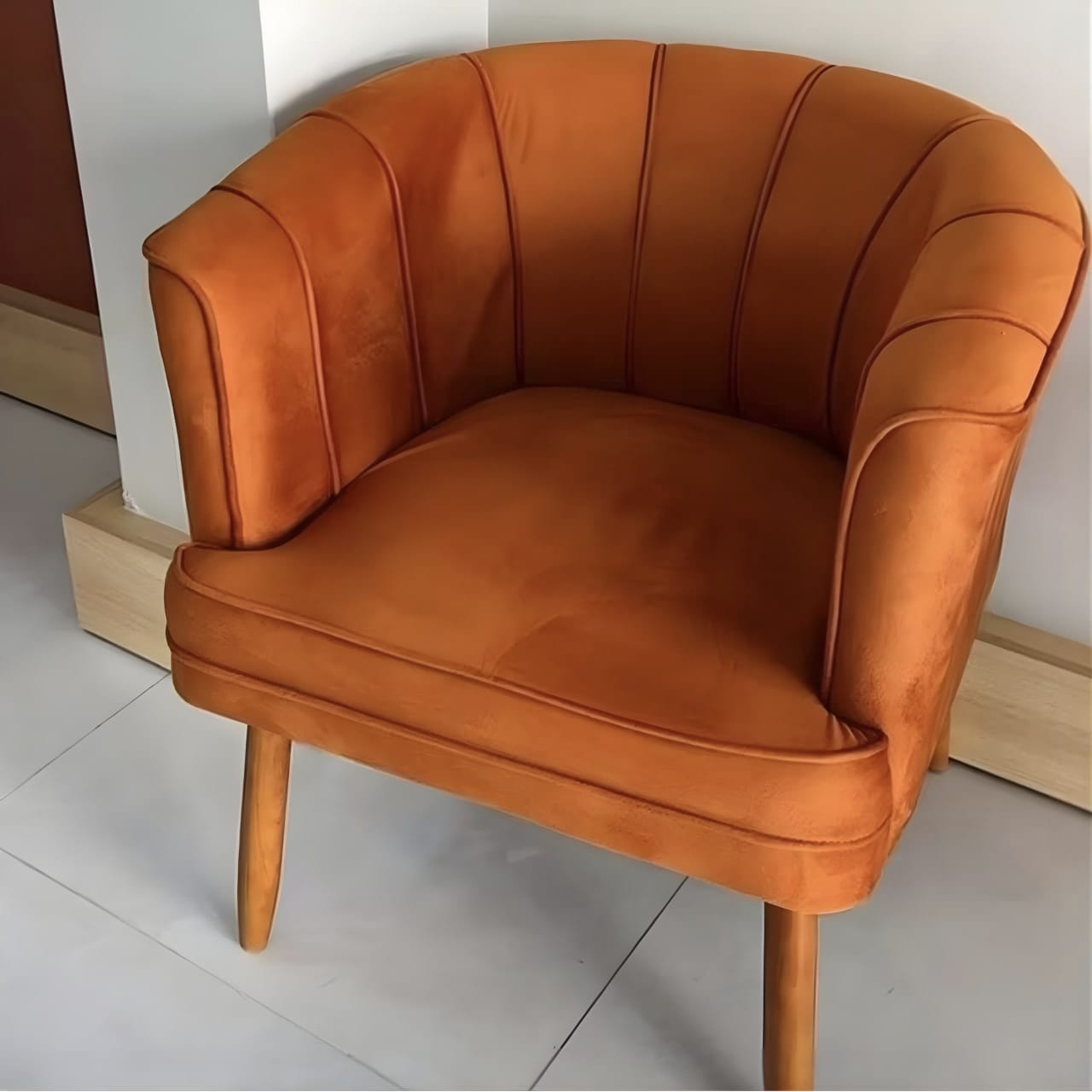 Poltrona Moderna para Recepção Clinica Macia Tecido Veludo Resistente Pés Palito Reforçado